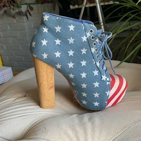 Platform Stars and Stripes Shoe Dazzle platform shoe. - Picture 4 of 4